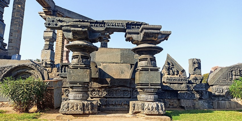 Stone architecture that resembles Lohangi Pir, one of the best places to visit in vidisha