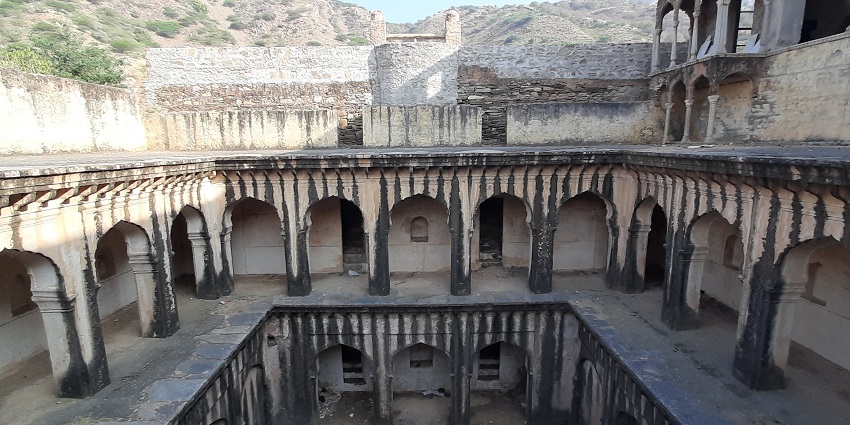 Image of ancient Bawadi Lohargal Nawalgarh Jhunjhunu - a peaceful escape and unique insight