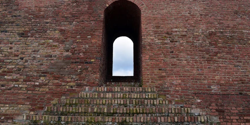 Loharu Fort, among forts in Haryana, witnesses Rajput, Mughal and British architectural style.