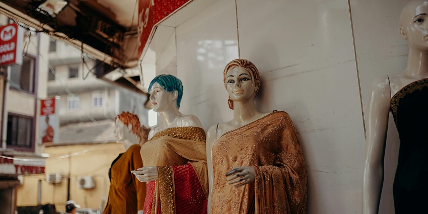 The Lohri Gate Market with colourful stalls is one of the shopping places in Amritsar.