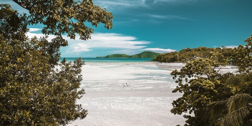 Witness the beautiful landscapes and clear blue waters of Long Beach in Thailand.