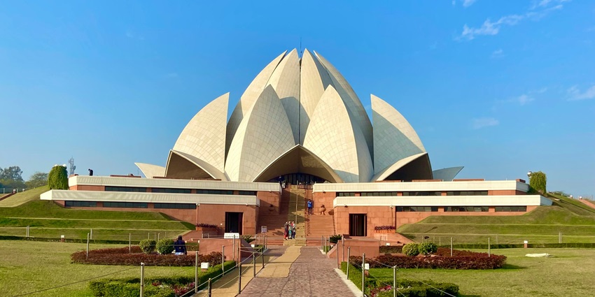Lotus Temple is one of the popular places to visit in South Delhi with friends for peace.
