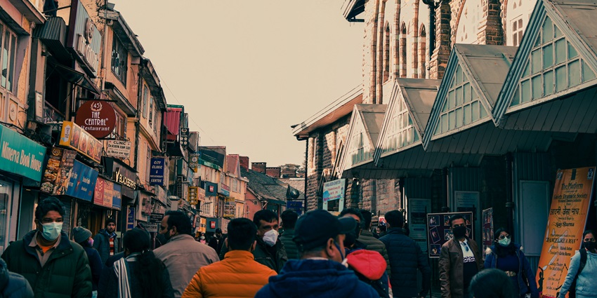 Lower Bazaar is one of the most lively and famous markets to buy authentic goods.