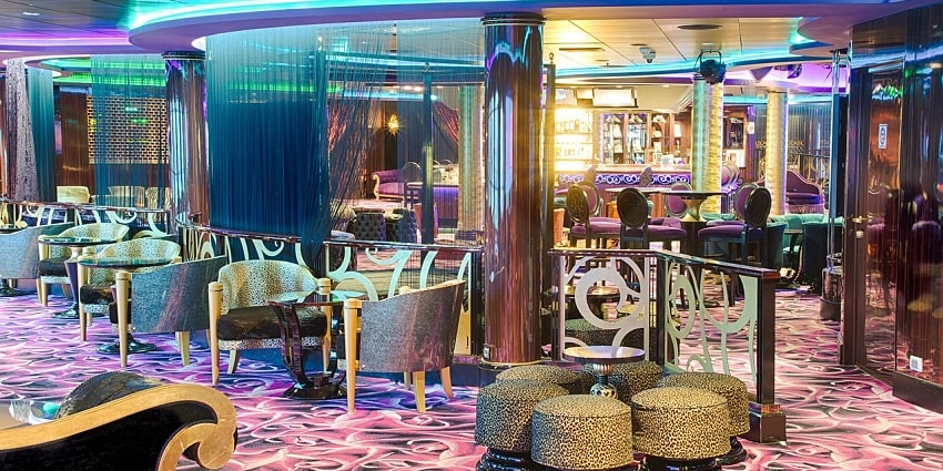 An image of Lulu's Lounge one of the places for Singapore nightlife for singles.