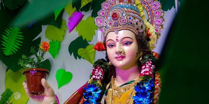 Durga statue similar to Pitambara Peeth, one of the famous devi temples in Madhya Pradesh.