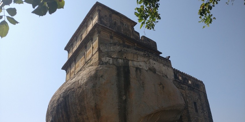 Madan Mahal Fort offers great opportunities for hiking in Madhya Pradesh.