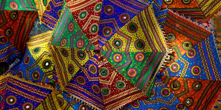 Madar Gate market is famous for exquisite handcrafted goods and local textiles.