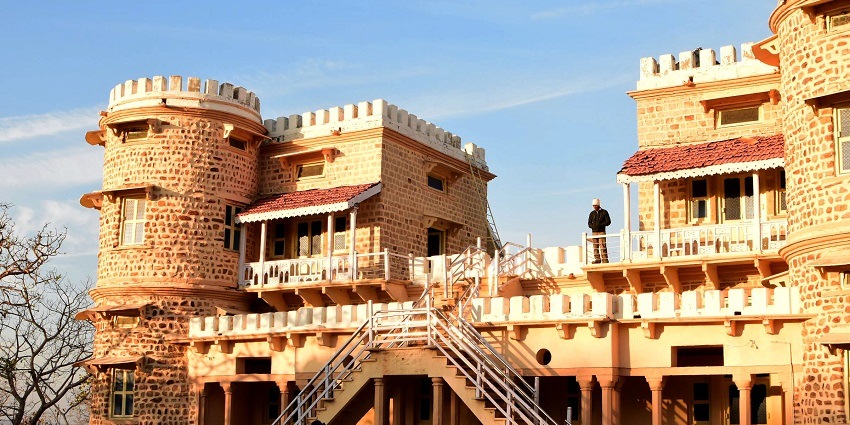George Castle, located in this amazing attraction, is known for its historic architecture.