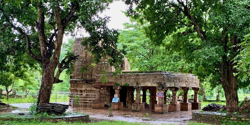 Madwa Mahal, home to a temple dedicated to Lord Shiva, near the Bhoramdev sanctuary.
