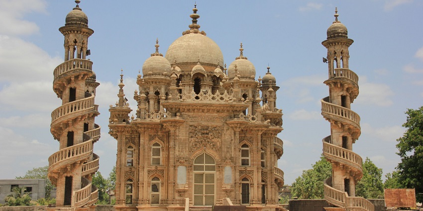 Mahabat Maqbara is one of the best attractions to explore near Junagadh Caves.