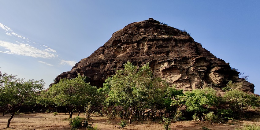 Witnessing panoramic views of Mahadeo Hills is one of the best things to do in Pachmarhi.