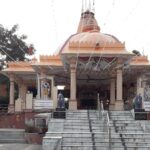 The Mahadev temples in Gujarat feature prominent steps that lead up to its entrance.