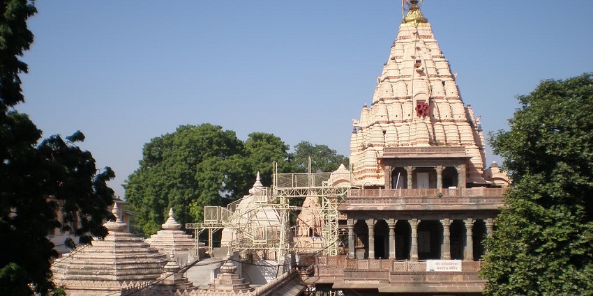 Mahakaleshwar temple is an architectural marvel, a famous tourist temple in Madhya Pradesh
