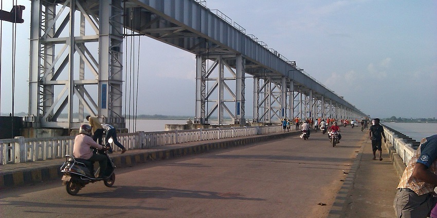 The Jobra Barrage over the Mahanadi River is a must-visit near Maritime Museum Cuttack.
Viewers of this file can see comments and suggestions