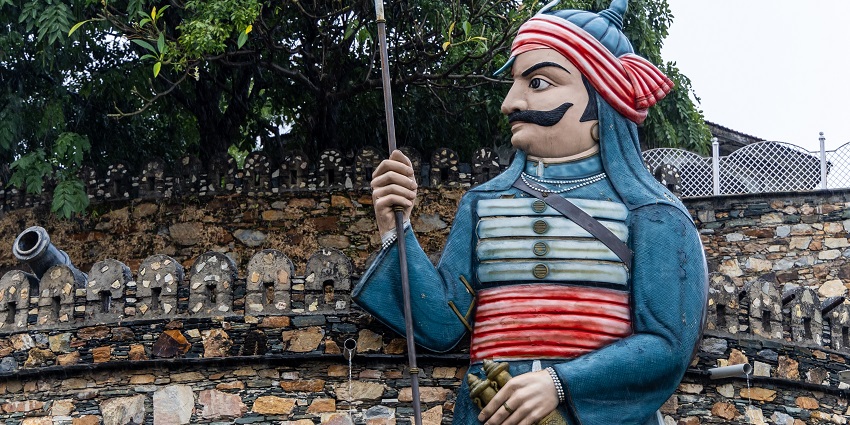 Maharana Pratap Fort Udaipur offers hilltop views of lakes, palaces, and history.