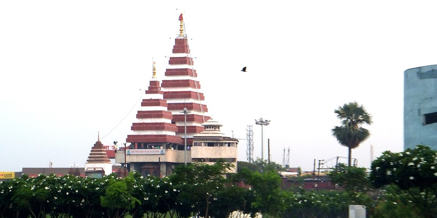 Mahavir Mandir, with its entrance and tall spire is one of the best temples in Patna.