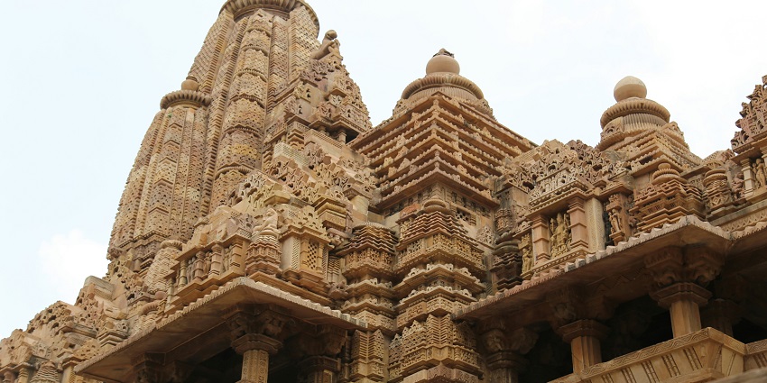 A view of the Mahavir Mandir, one of the top places to visit near the Hariharnath Temple.
