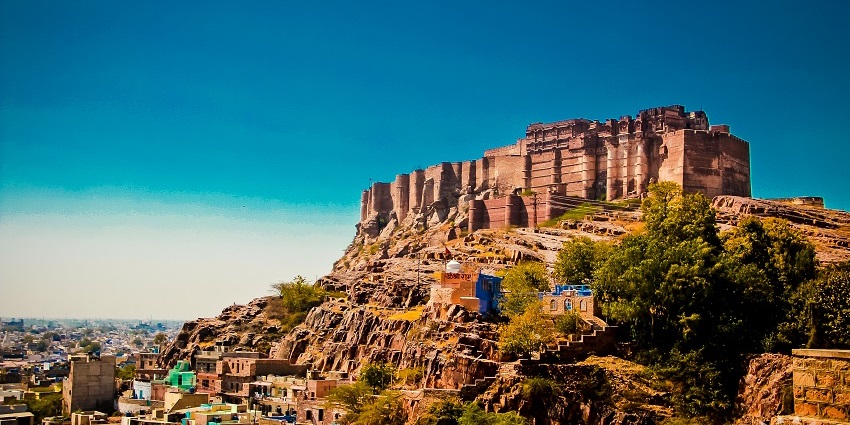 The ancient marvel of Mahendragarh is the best attraction to visit near Madhogarh Fort.