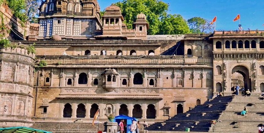 Maheshwar Ghats and Ahilya Fort by the Narmada River in Madhya Pradesh.