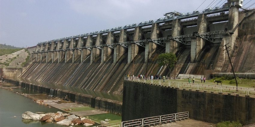 Panoramic view of the Mahi Dam and its beautiful surroundings