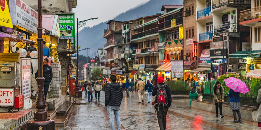 Go shopping at Mall Road to buy unique handicrafts and spices
