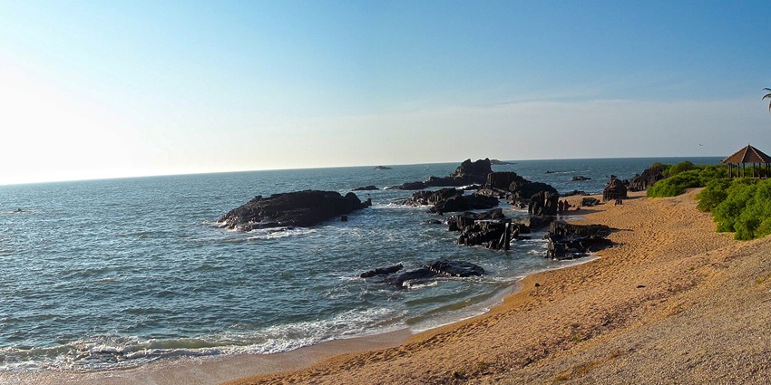 Malpe Beach, which is close to Udupi, has golden sands and swaying palm trees