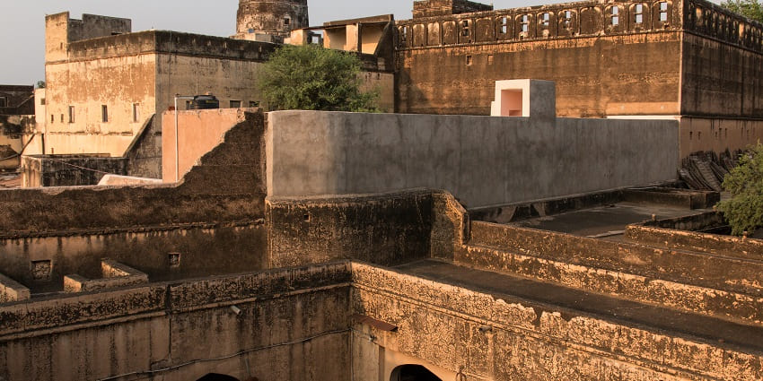 Mandawa Fort, a historic landmark with impressive architecture and detailed frescoes.