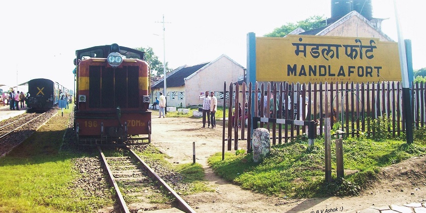 Mandla is one of the popular tourist attractions near Jabalpur.