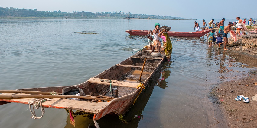 An image of the tranquil scene of Mandleshwar, known for its sanctuaries and serene environmental factors.