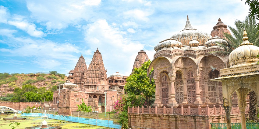 Mandore Fort near Jodhpur is ideal for heritage exploration and is easily accessible.