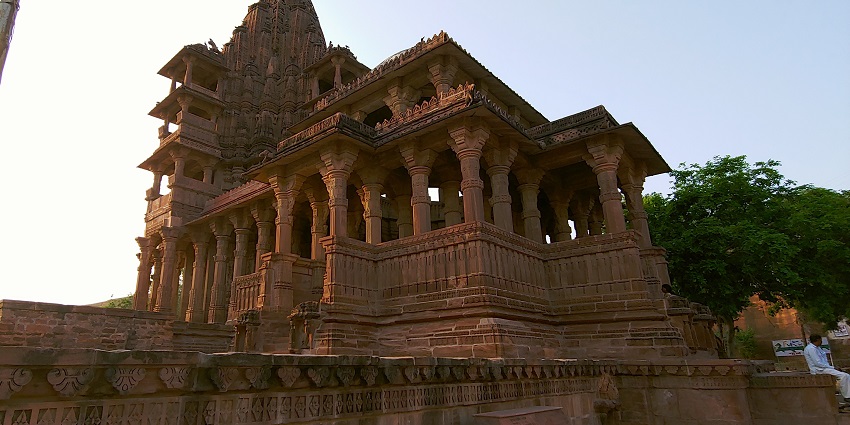 Mandore Gardens in Jodhpur featuring historic cenotaphs and lush, green landscapes.