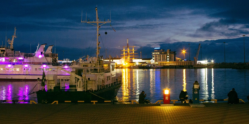 Mandovi River Cruise is one of the best things to enjoy nightlife in goa with family.