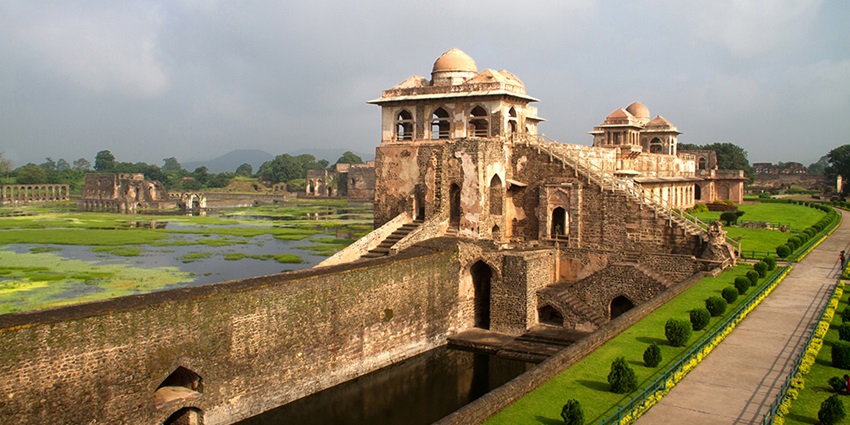 Jahajmahal and the lake view, one of the best places near Sardarpur Wildlife Sanctuary