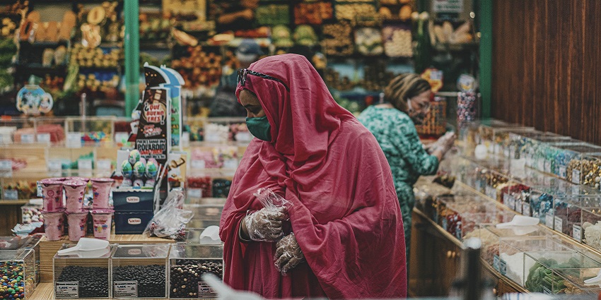 Famous for street shopping in Vadodara and handicrafts.