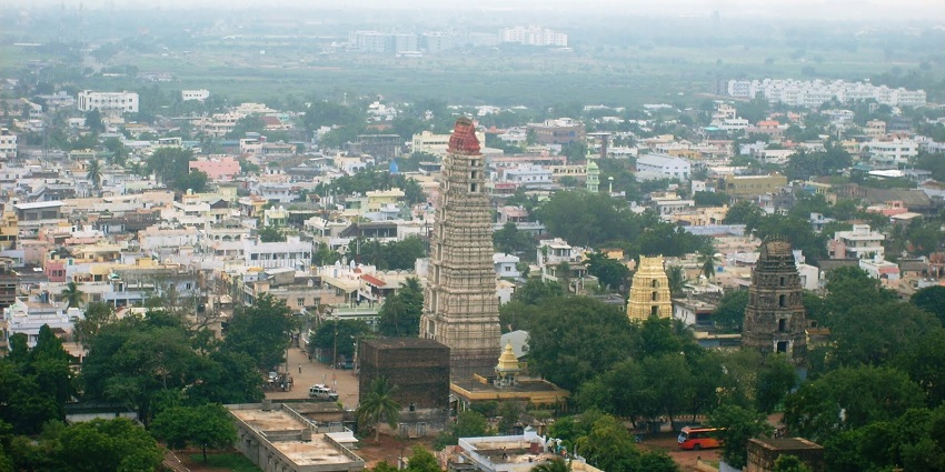 An aerial view of the Mangalagiri town, one of the serene places to visit near Guntur.