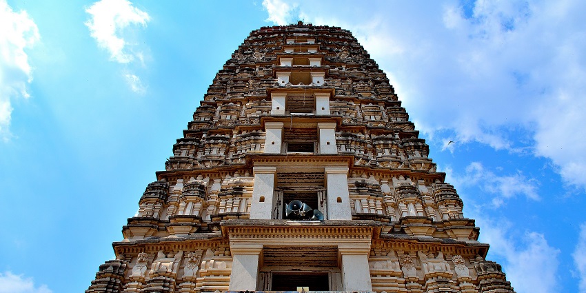 Mangalagiri
Alt text: A picture of a temple to visit near Vijayawada which is one of the most traditionally architectured places