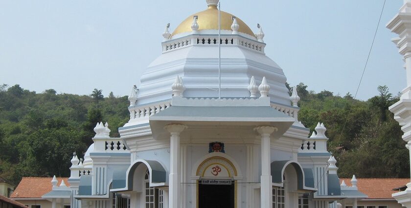 Mangeshi temple is one od the meat places to see in Goa for a spiritual retreat