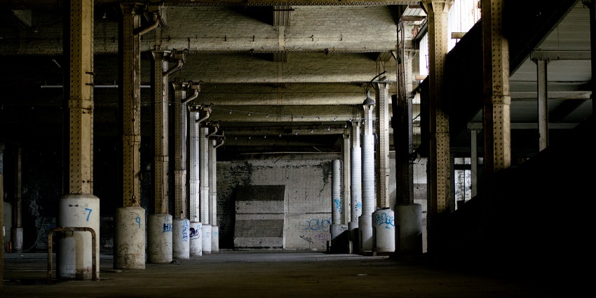 An inside view of Manjalpur building, one of the famous haunted places in Ahmedabad.