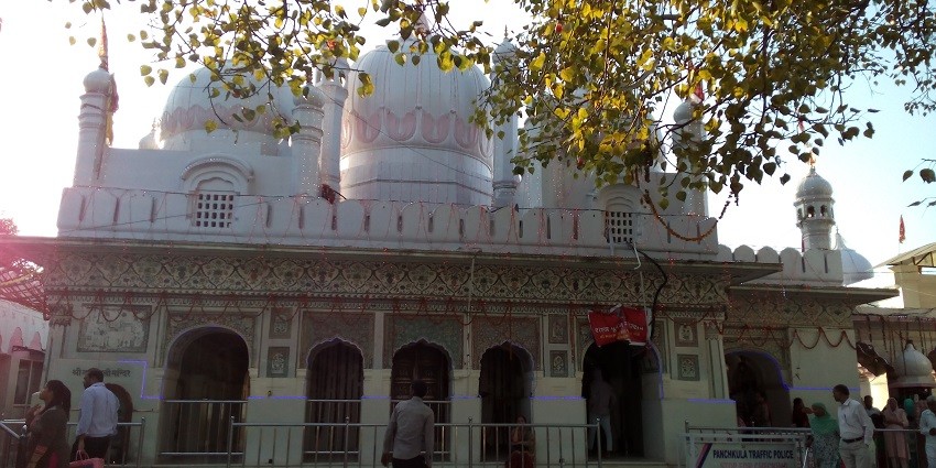 The Mansa Devi Temple is one of the best places to visit around the Morni Fort for all.