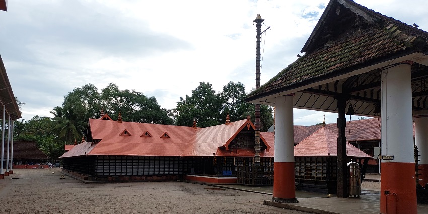 Offer prayer to Mararikulam Shiva Temple on your visit to Pallippuram Fort, Vyppin.