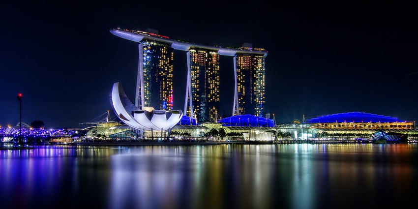 Marina Bay Sands, one of the best places to enjoy Singapore nightlife for singles.