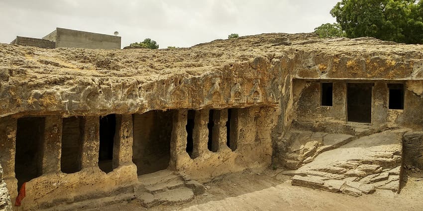 Baba Pyara is a complete contrast to the Khapra Kodia, as they are man-made caverns.