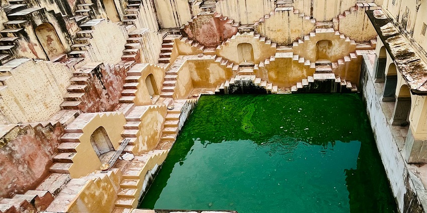 Visiting the quintessential Narmada Kund is one of the best things to do in Amarkantak.