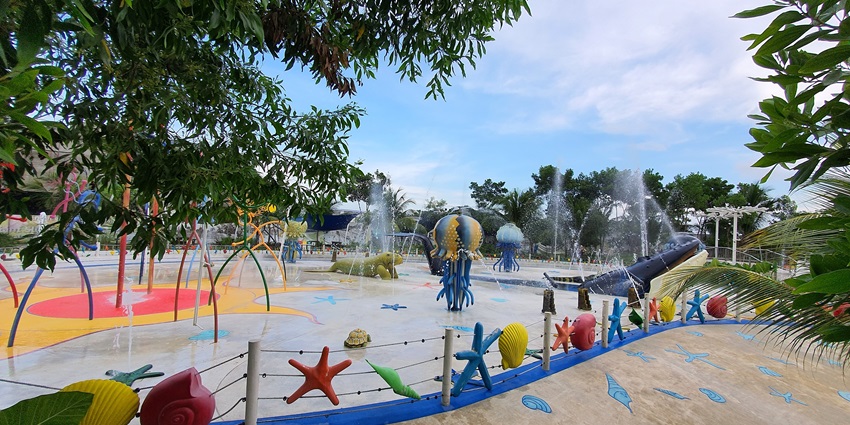 Enjoy thrilling slides at Marvel Water Park, one of the best water parks in Udaipur