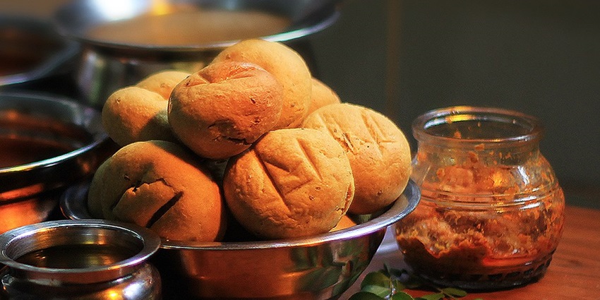 Marwadi Bhojanalaya serves authentic Marwari Dal Baati Churma in Udaipur.