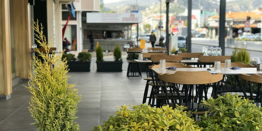 Image of the Masala chowk food court, one of the places to visit in Jaipur in the evening for food lovers