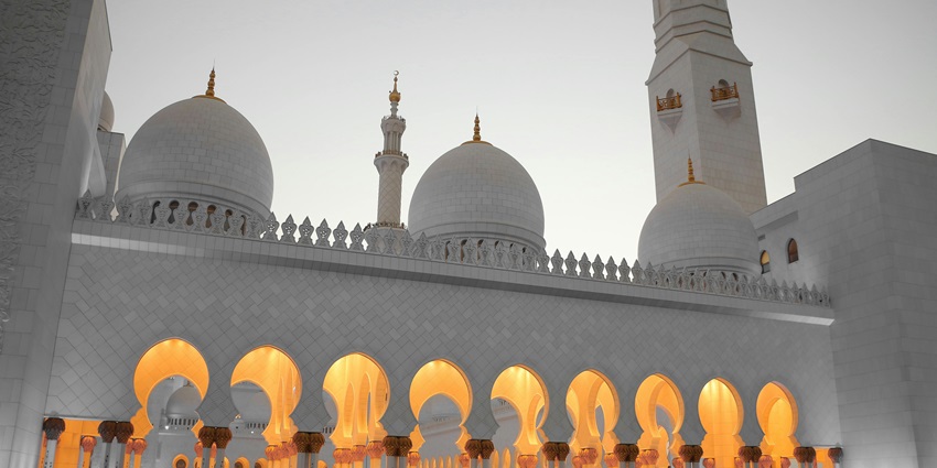 Alt Text: An image of Masjid Shaheen which is one of the famous mosques in Gurgaon.
