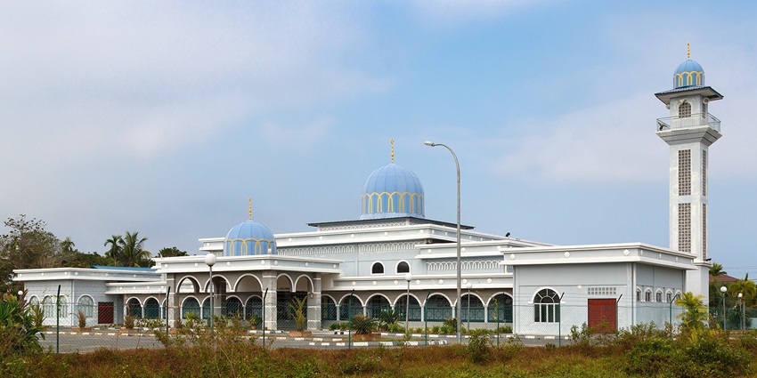 An image of Masjid-e-Noor which is a famous pilgrimage site in Gurgaon, Haryana.