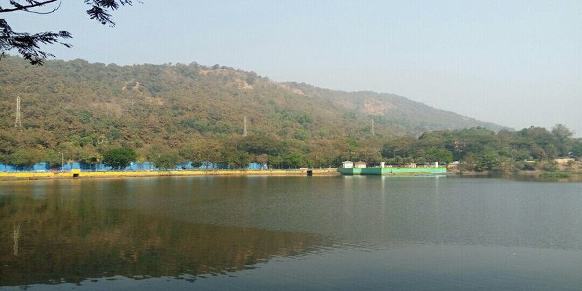 Masunda Lake, among the famous tourist attractions near Thane, offers gardens, boating, and dining options.