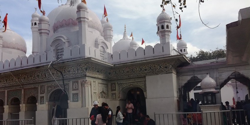 Mata Mansa Devi Temple is another popular attraction to visit near Chhatbir Zoo, Punjab.